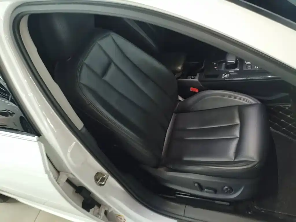 Audi A4L — миниатюра 25