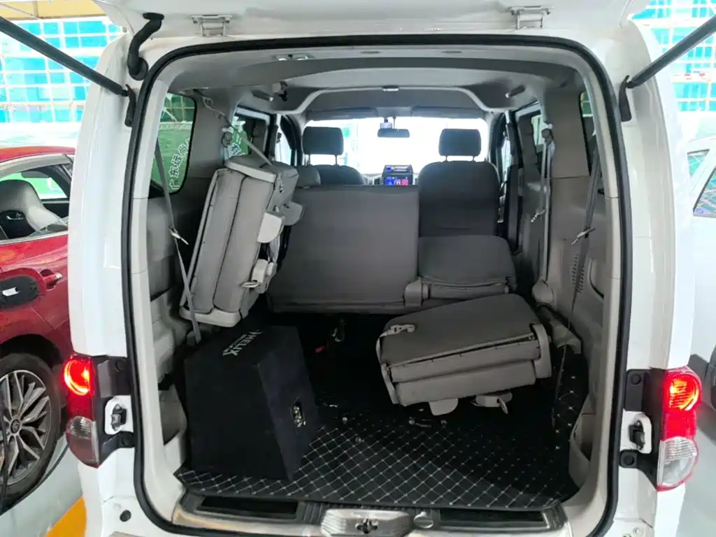 Nissan NV200 — миниатюра 19