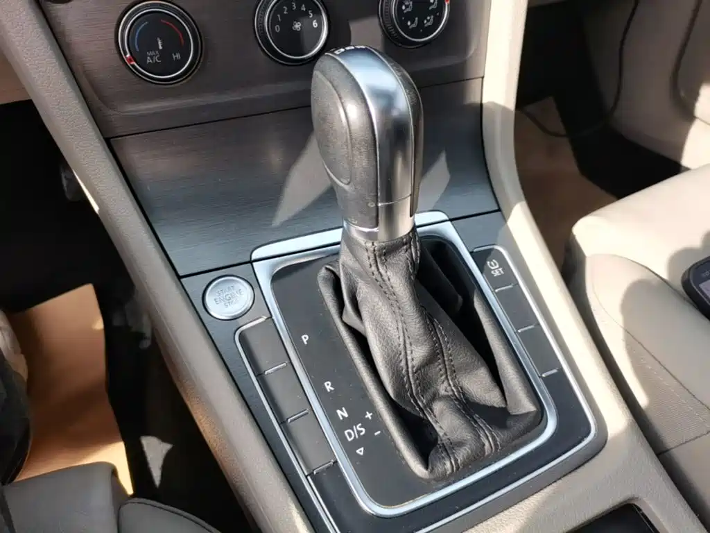 Volkswagen Golf — миниатюра 14