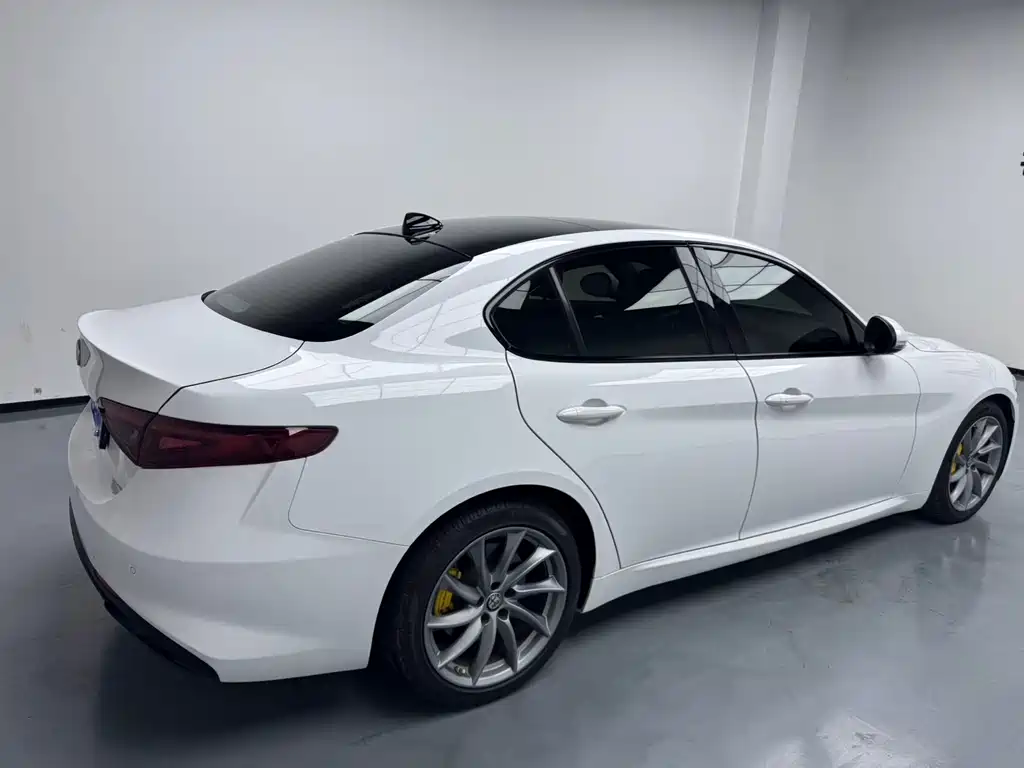 Alfa Romeo Giulia — миниатюра 6