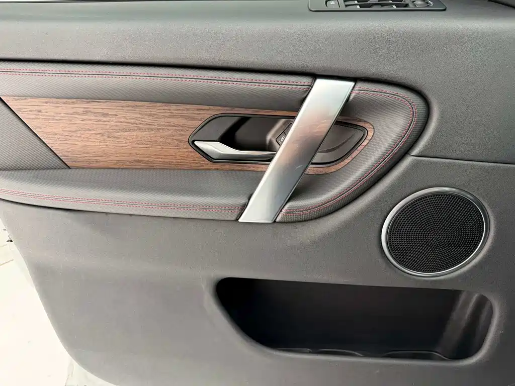 Land Rover Discovery Sport — миниатюра 9