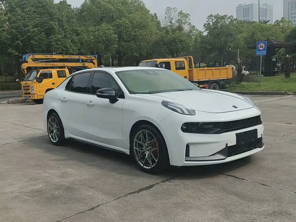 Lynk & Co 03 — миниатюра 3