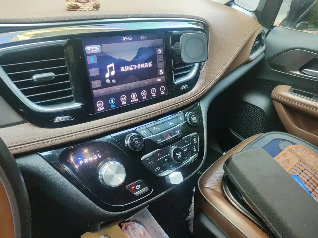 Chrysler Grand Voyager (Import) — миниатюра 9