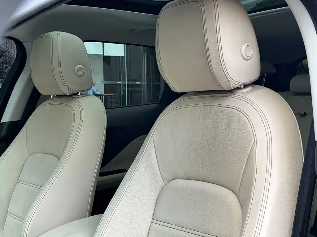 Jaguar F-PACE — миниатюра 14