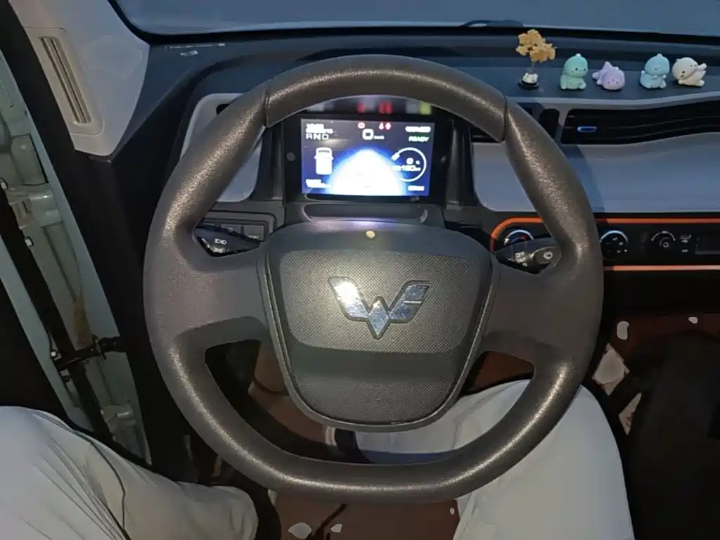 Wuling MINIEV — миниатюра 11
