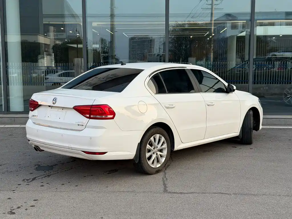 Volkswagen Lavida — миниатюра 2