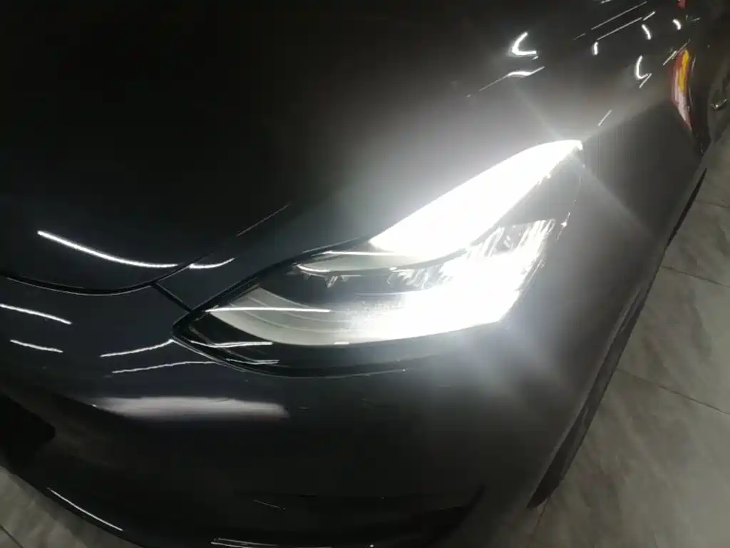 Tesla Model 3 — миниатюра 24
