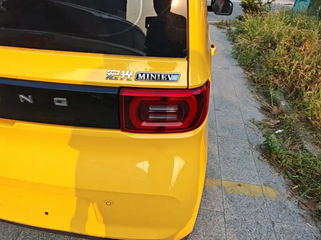 Wuling MINIEV — миниатюра 8