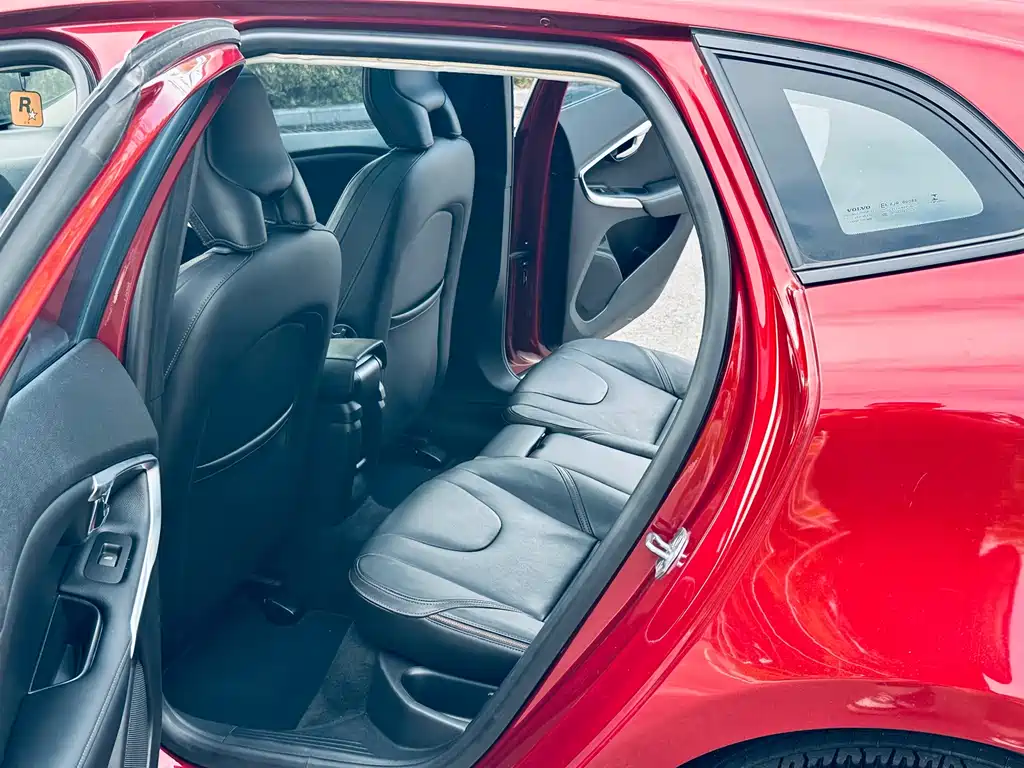 Volvo V40 — миниатюра 7