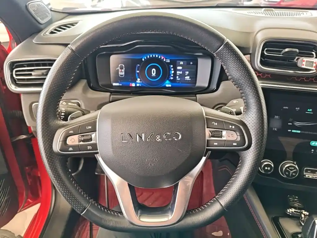 Lynk & Co 03 — миниатюра 11