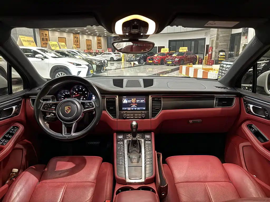 Porsche Macan — миниатюра 2