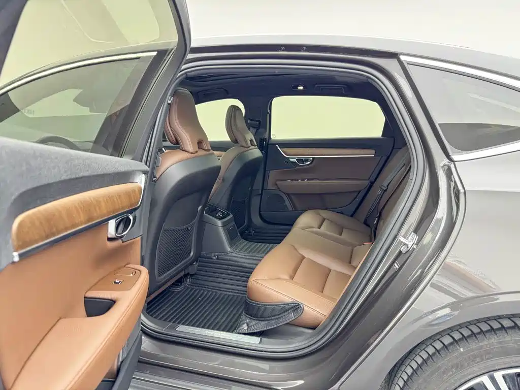 Volvo S90 PHEV — миниатюра 15