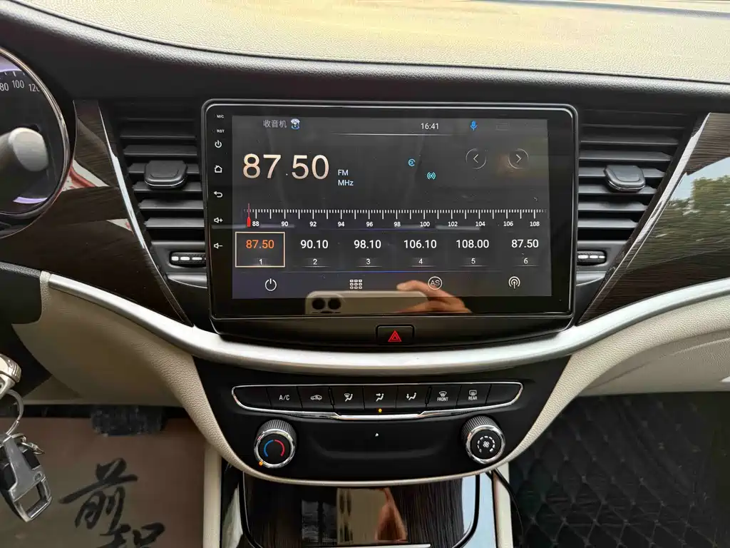 Buick Verano — миниатюра 10