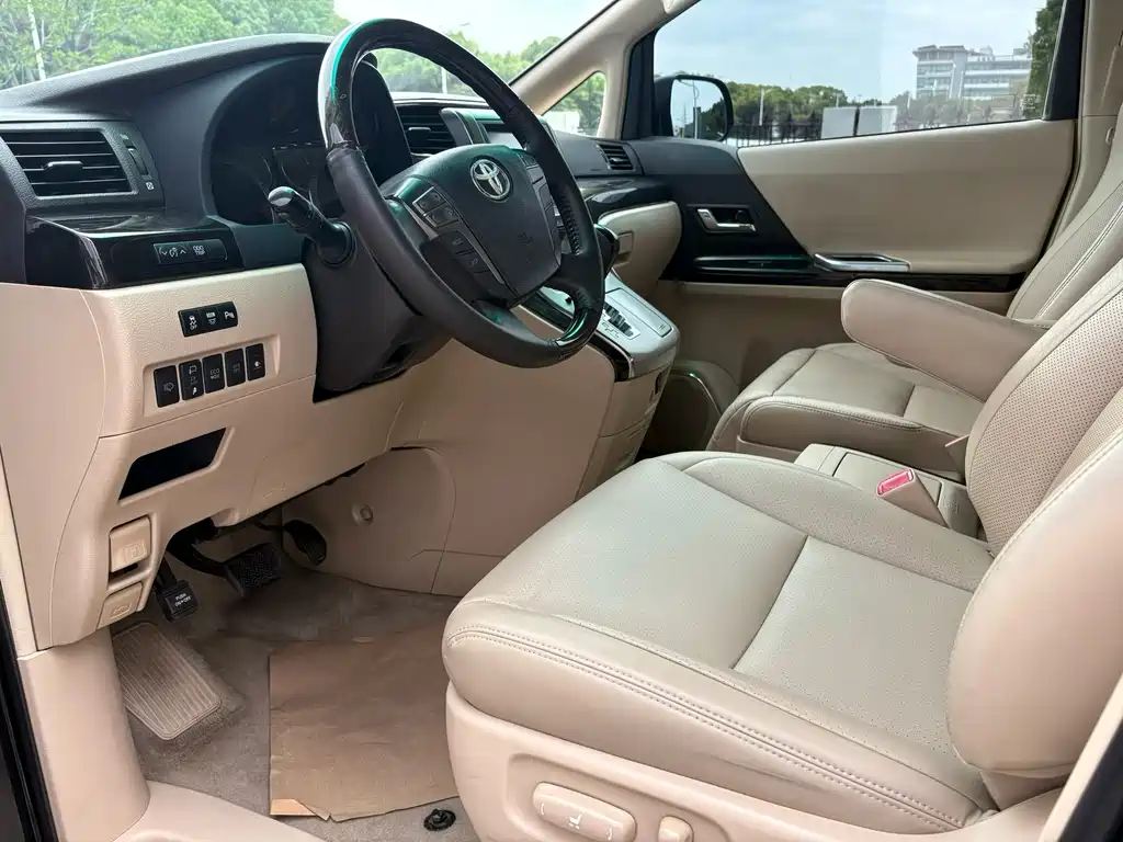 Toyota Alphard 2012 3.5L Luxury
