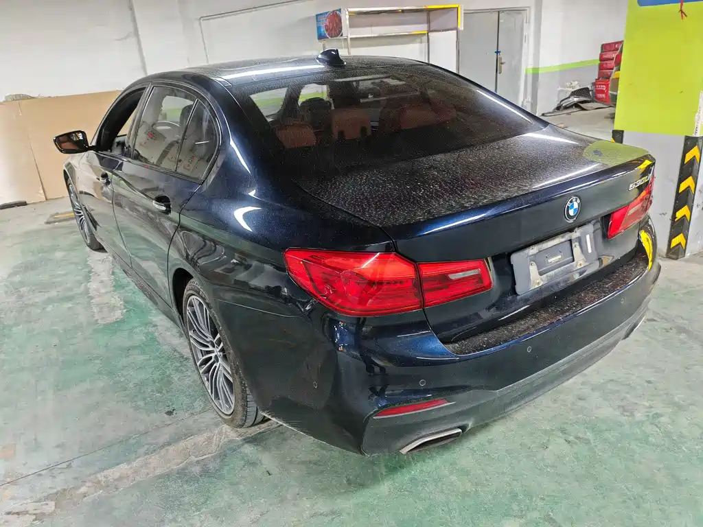 BMW 5 Series — миниатюра 11