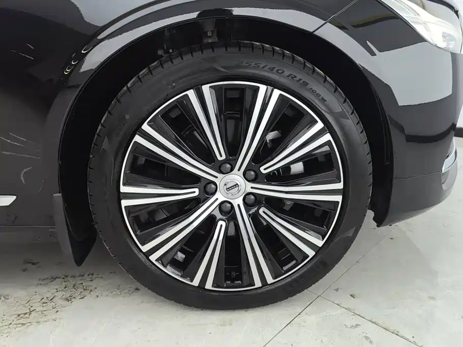 Volvo S90 — миниатюра 6