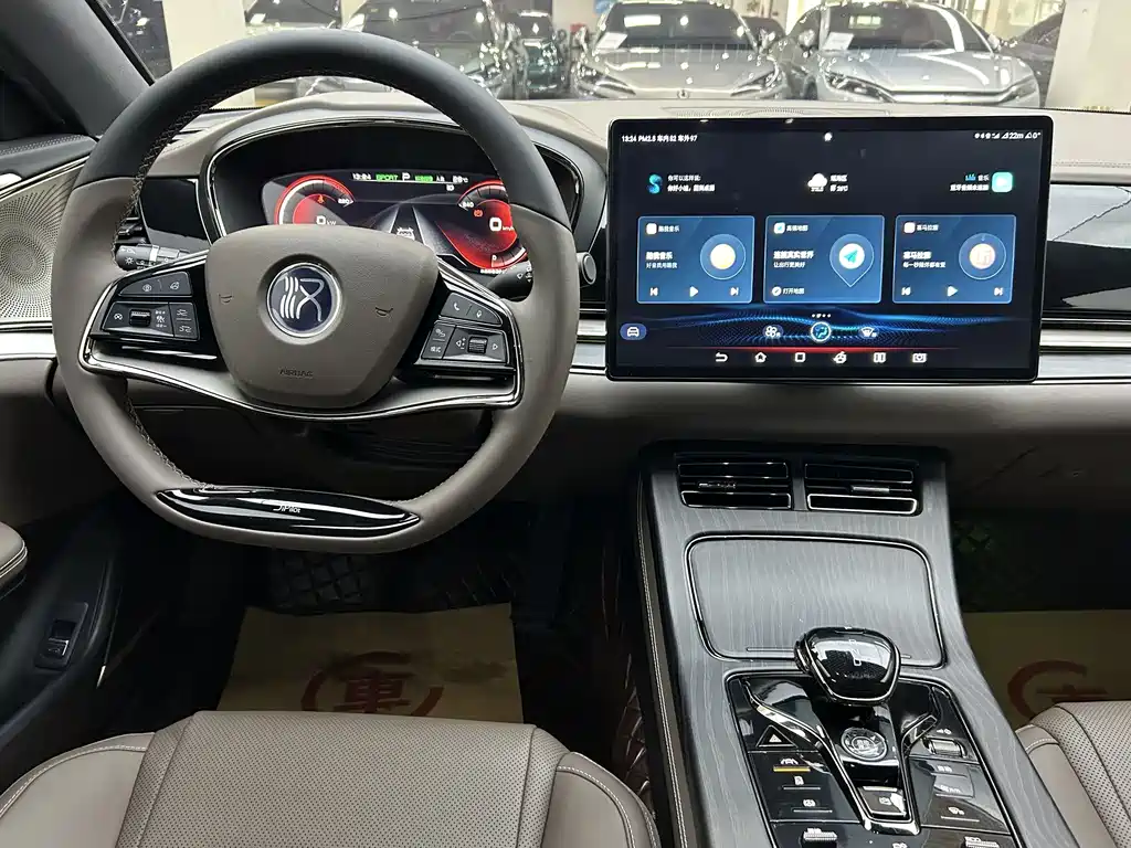 BYD Han — миниатюра 7