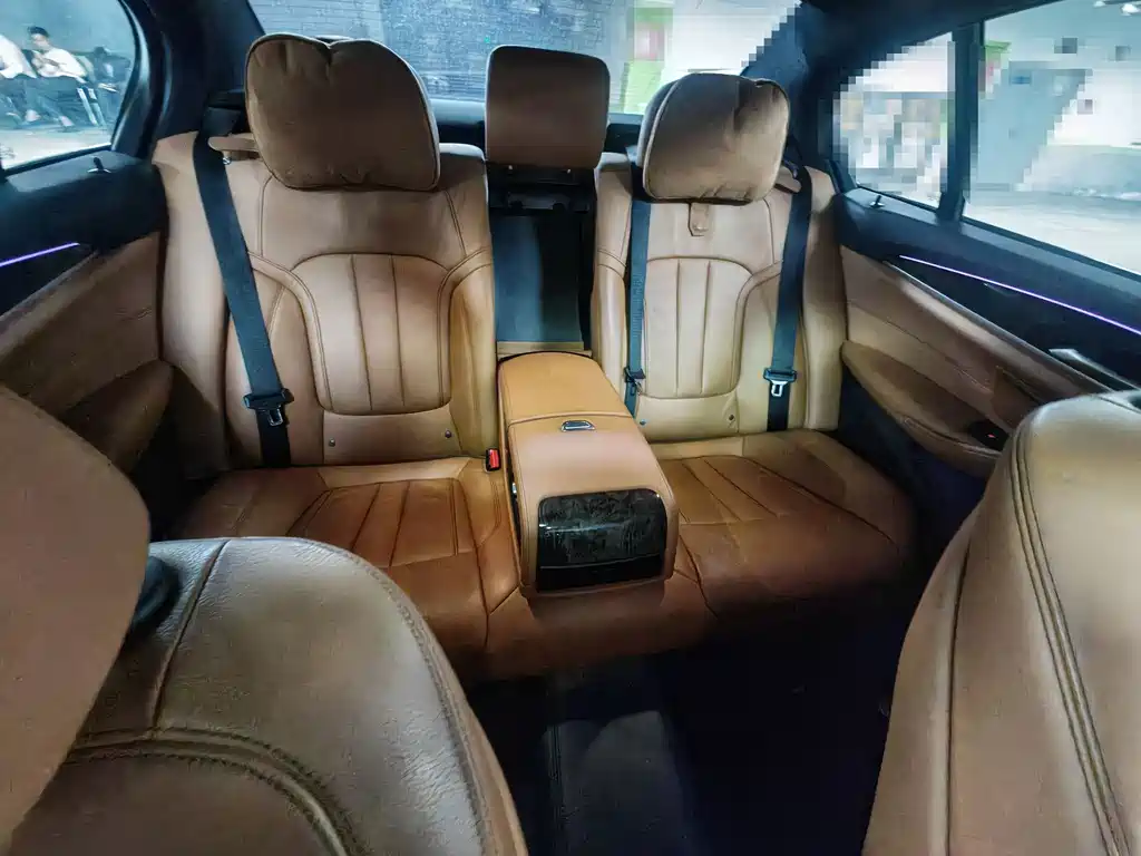 BMW 5 Series — миниатюра 12