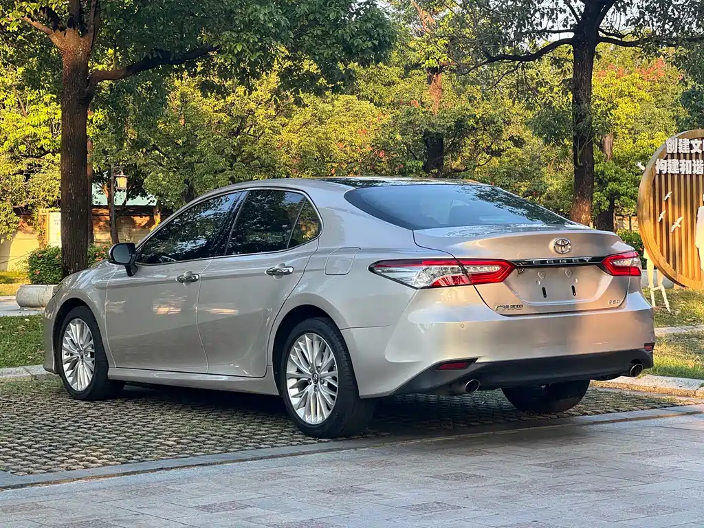 Toyota Camry — миниатюра 28