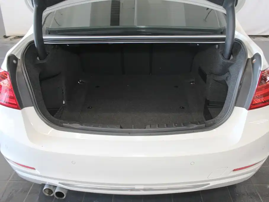 BMW 3 Series — миниатюра 7