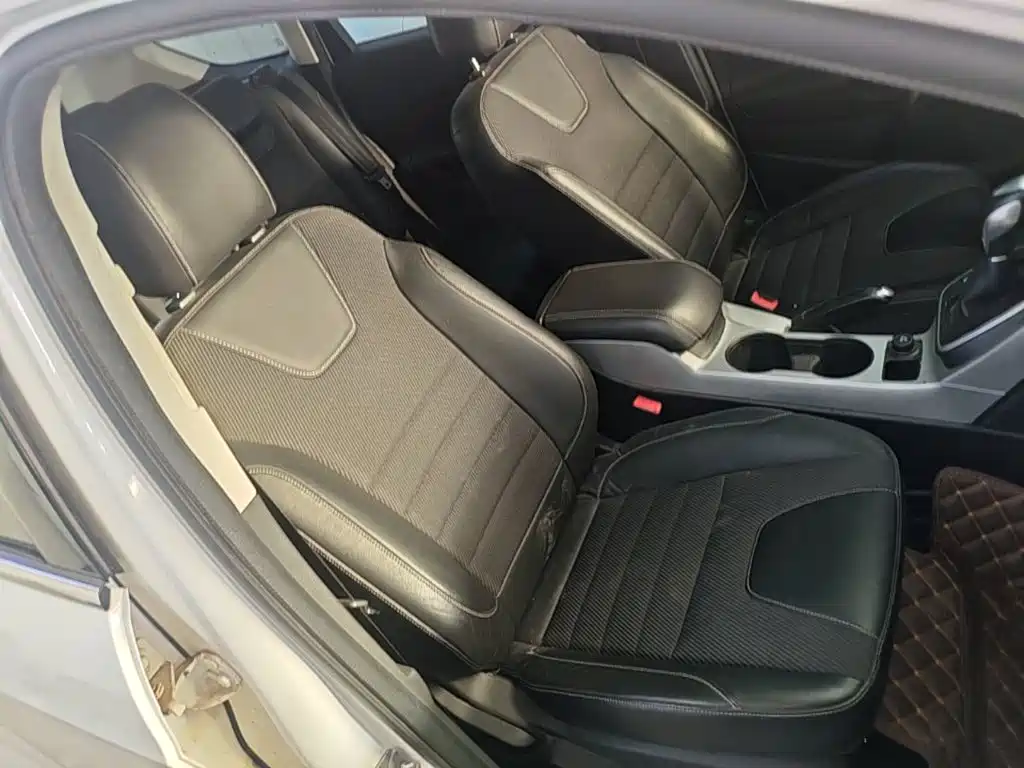 Ford Kuga — миниатюра 25