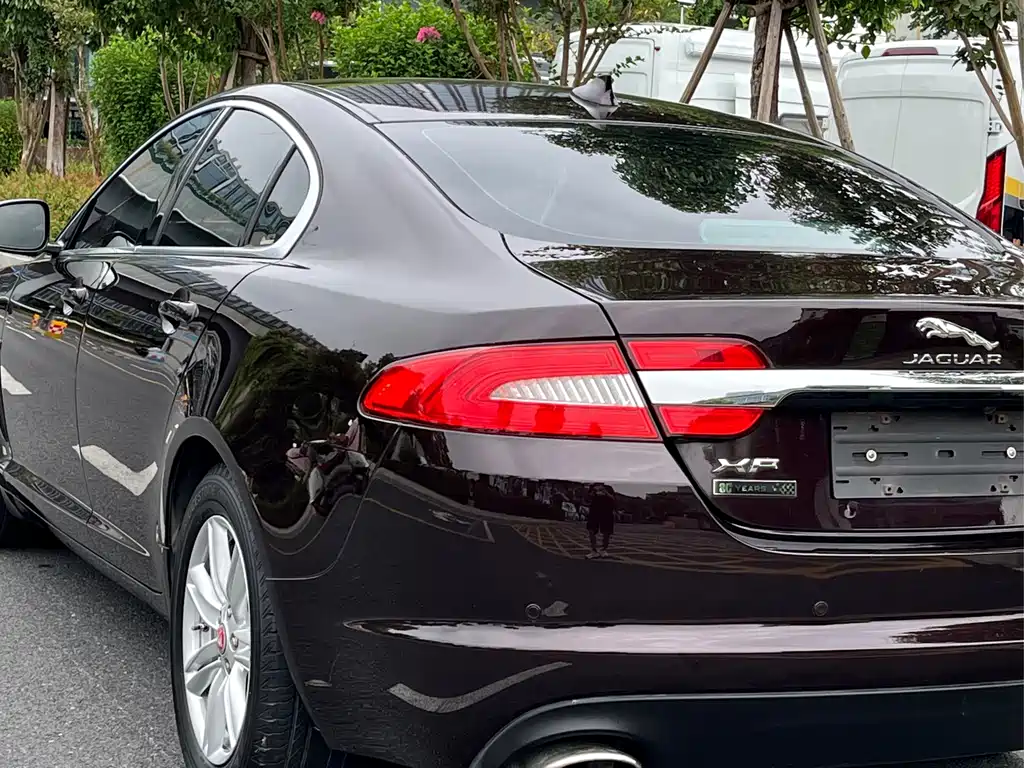 Jaguar XF — миниатюра 7