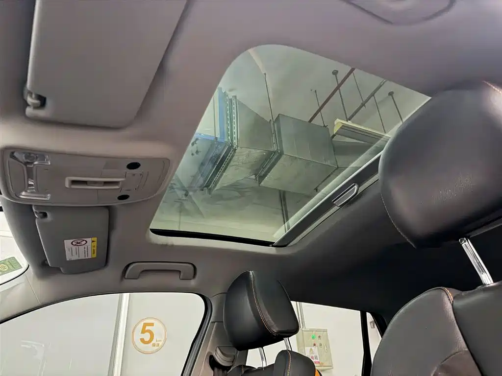 Audi Q2L e-tron — миниатюра 9