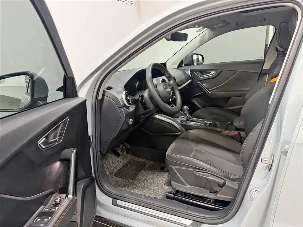 Audi Q2L e-tron — миниатюра 7