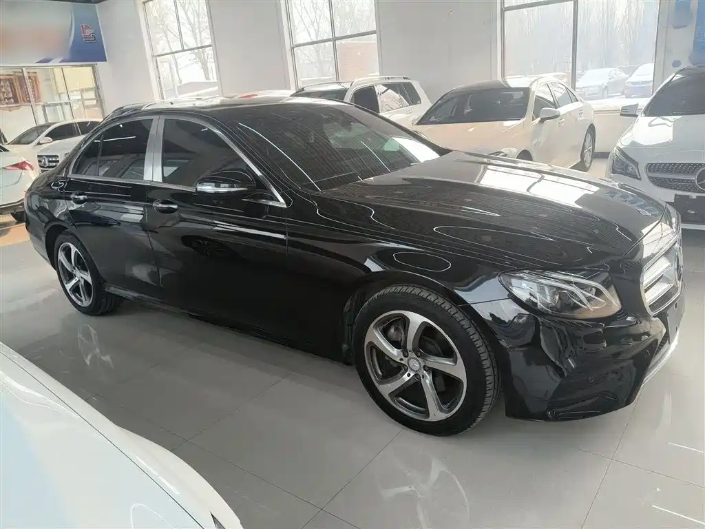 MERCEDES-BENZ E CLASS