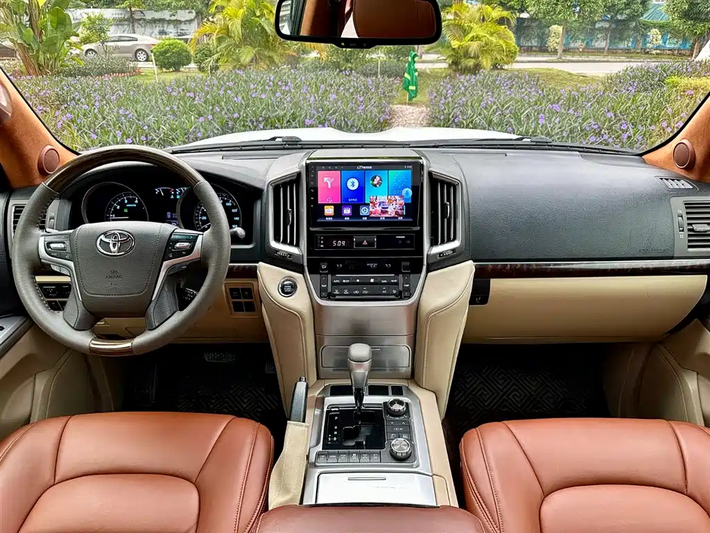 Toyota Land Cruiser 2010 5.7L