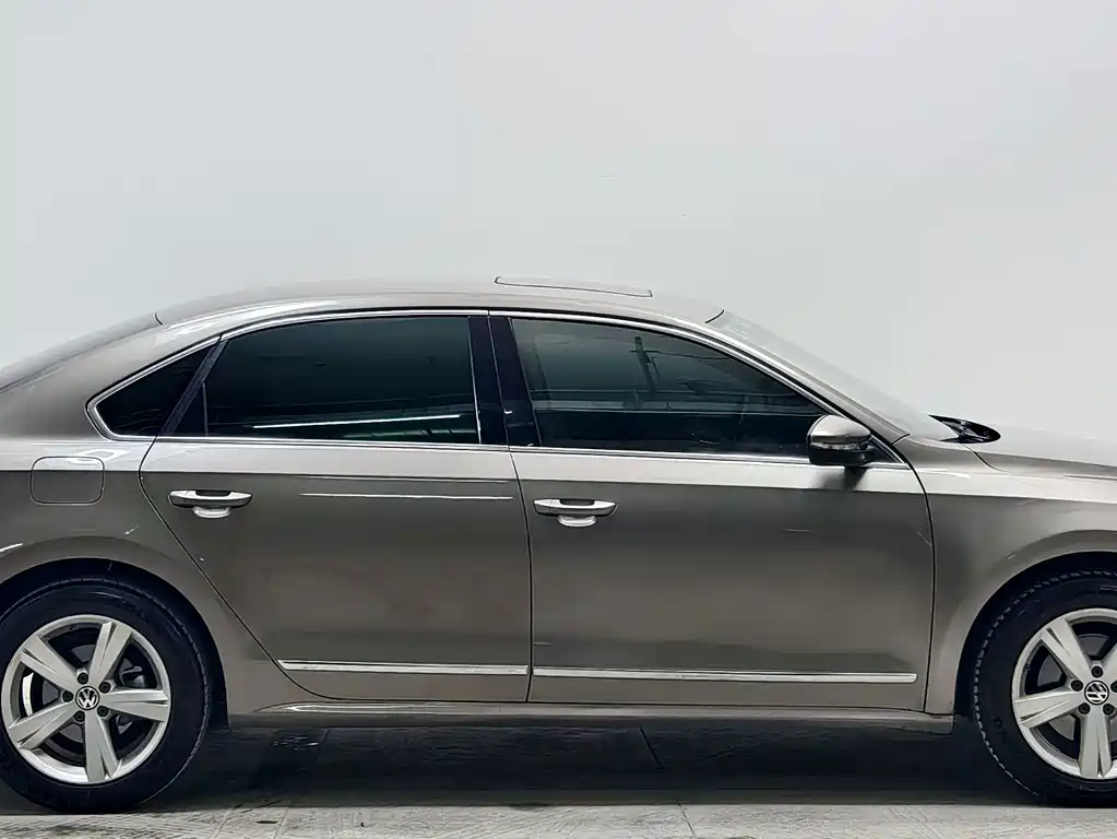 Volkswagen Passat — миниатюра 8