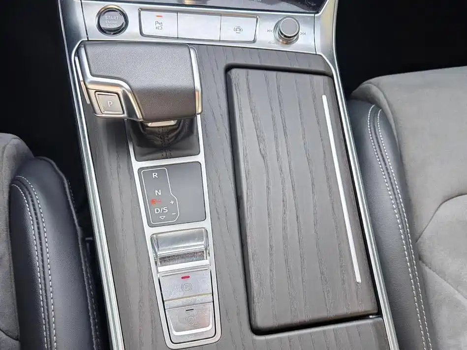Audi A6L 2024 45 TFSI quattro