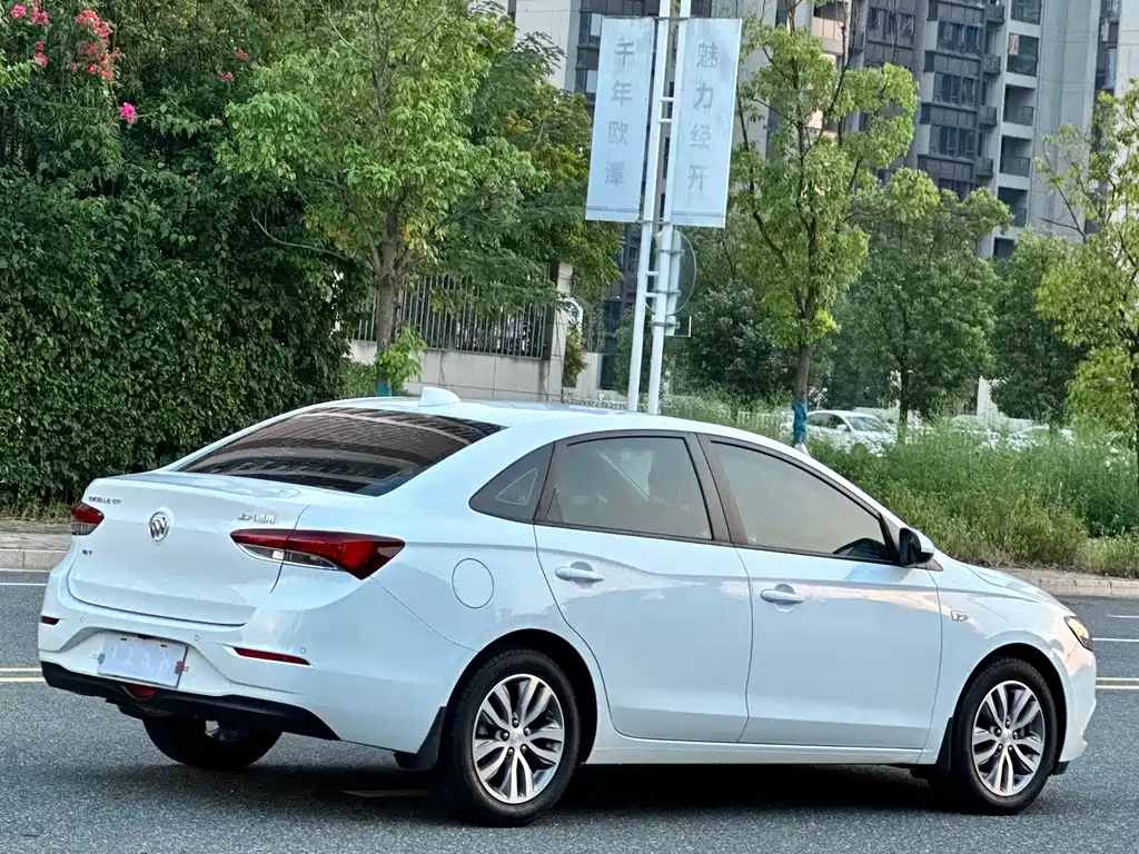 Buick Excelle — миниатюра 6