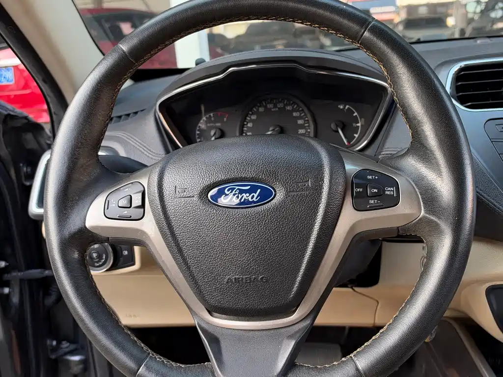 Ford Escort — миниатюра 25