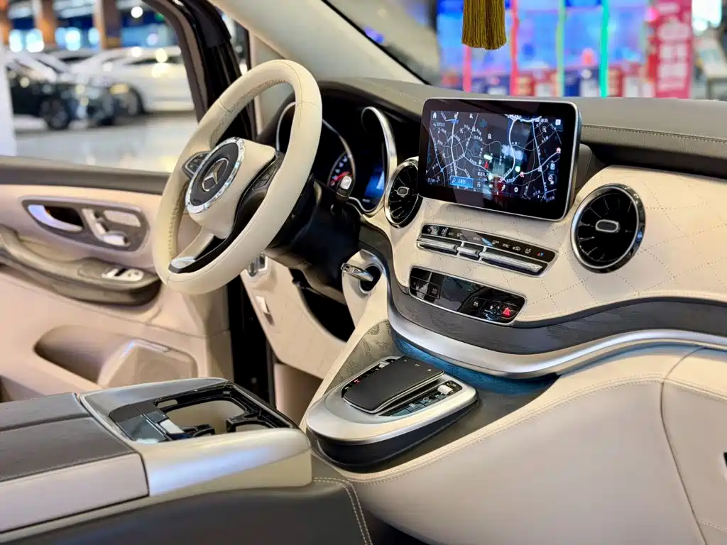 Mercedes-Benz V-Class — миниатюра 10