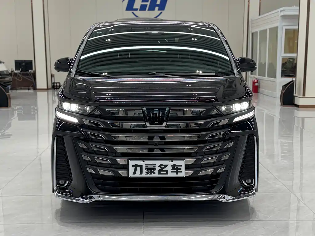 Toyota Vellfire — миниатюра 2