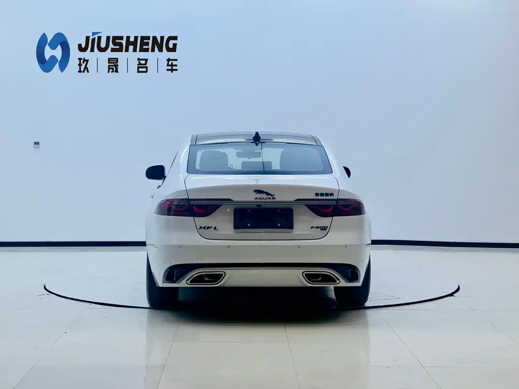 Jaguar XFL 2024 2.0T P300 Flagship Sport