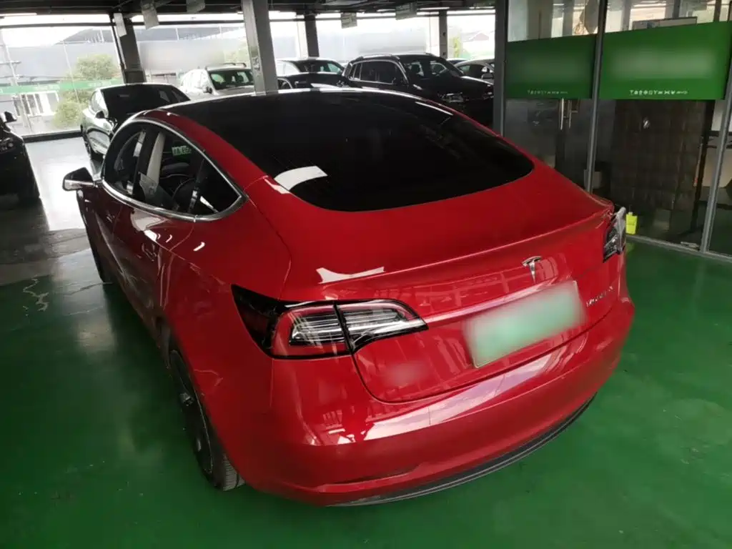 Tesla Model 3 — миниатюра 5