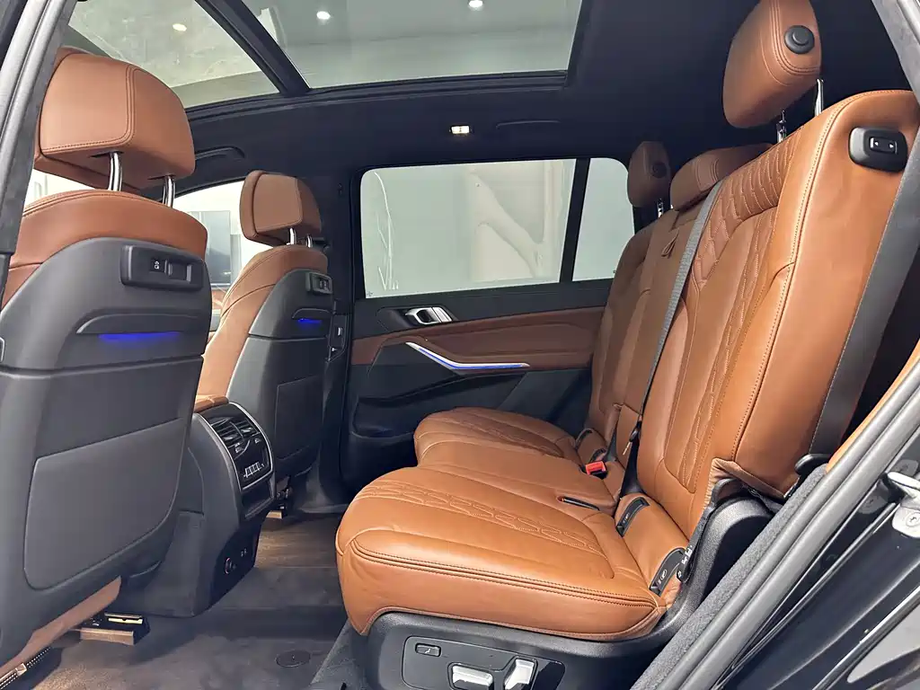 BMW X7 — миниатюра 12