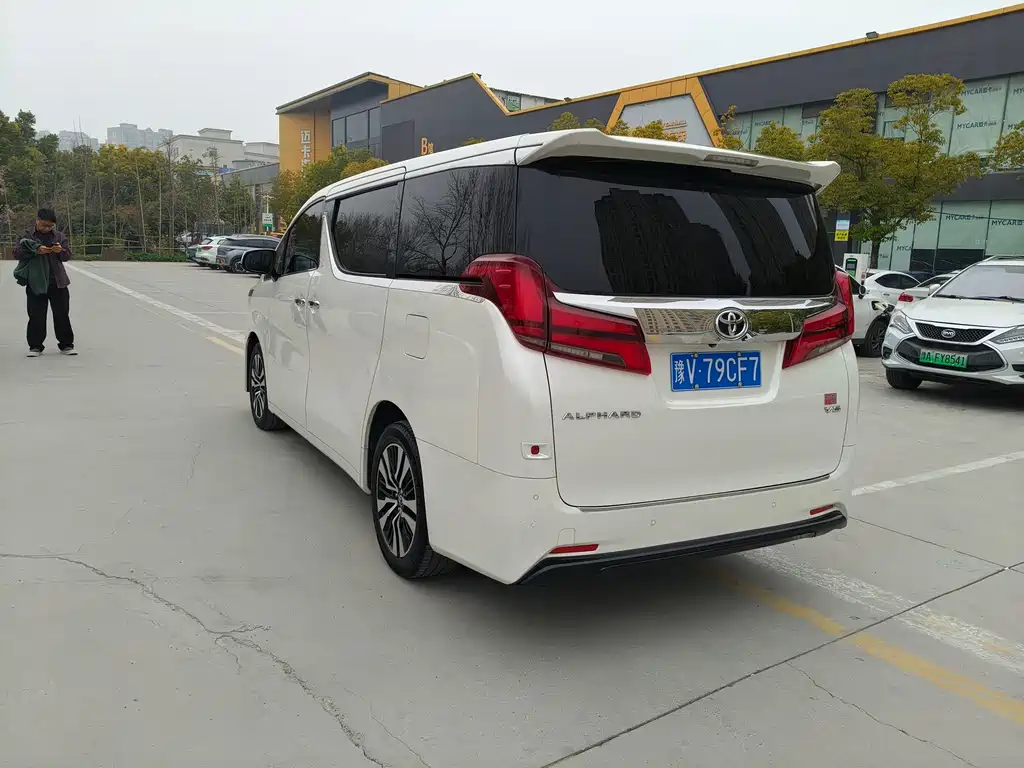 Toyota Alphard 2018 3.5L Luxury