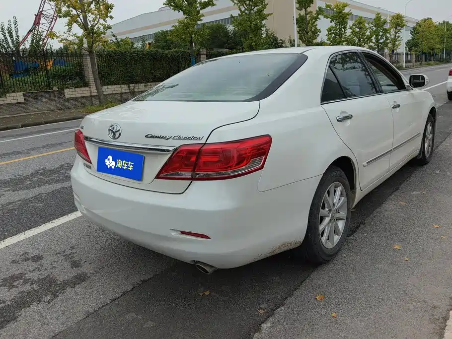 Toyota Camry — миниатюра 3