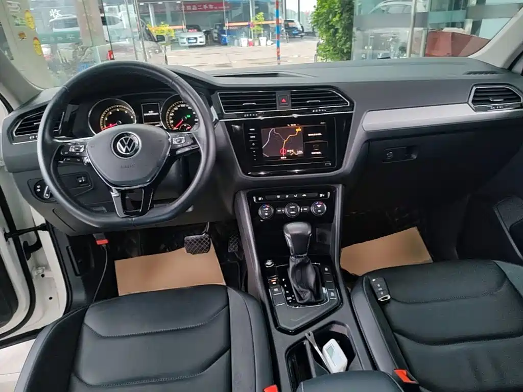 Volkswagen Tiguan L — миниатюра 10