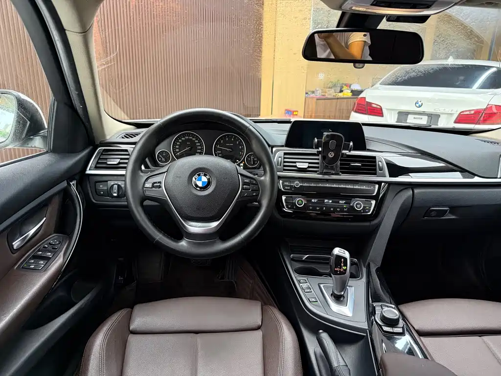 BMW 3 Series — миниатюра 18