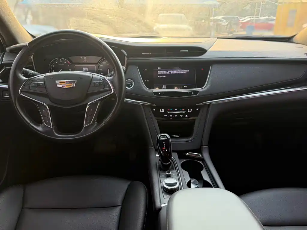 Cadillac XT5 — миниатюра 7