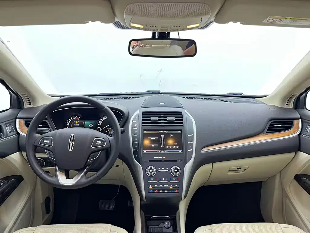 Lincoln MKC — миниатюра 22