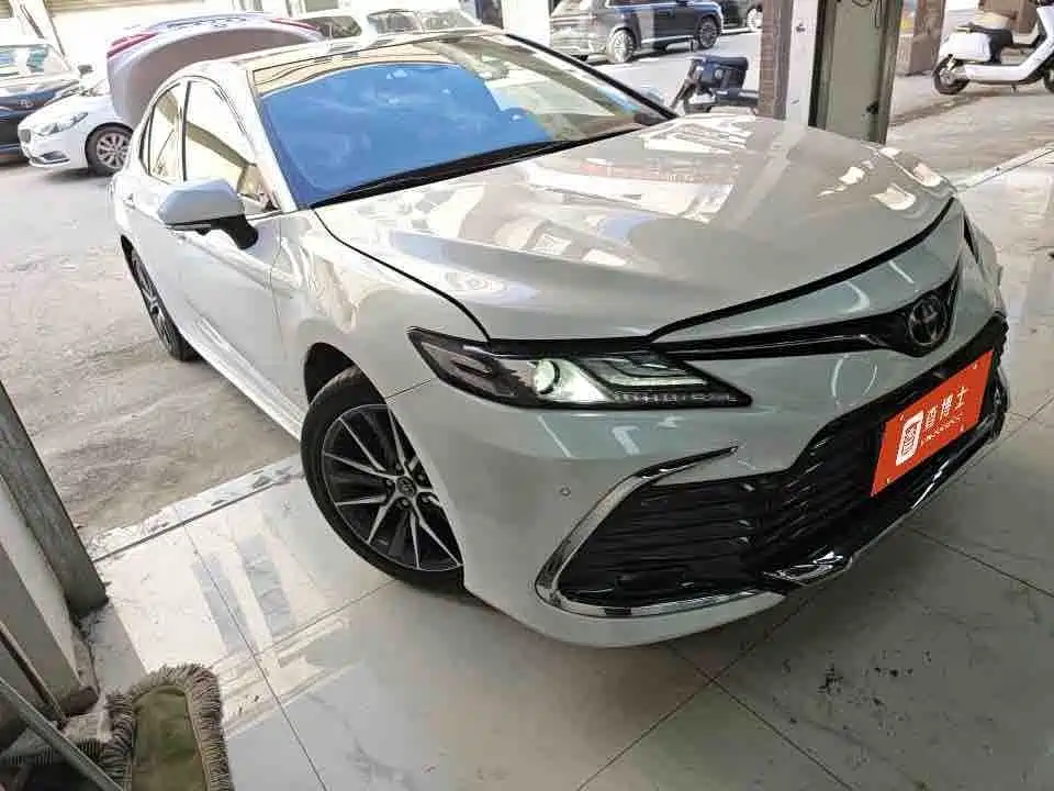 Toyota Camry — миниатюра 3
