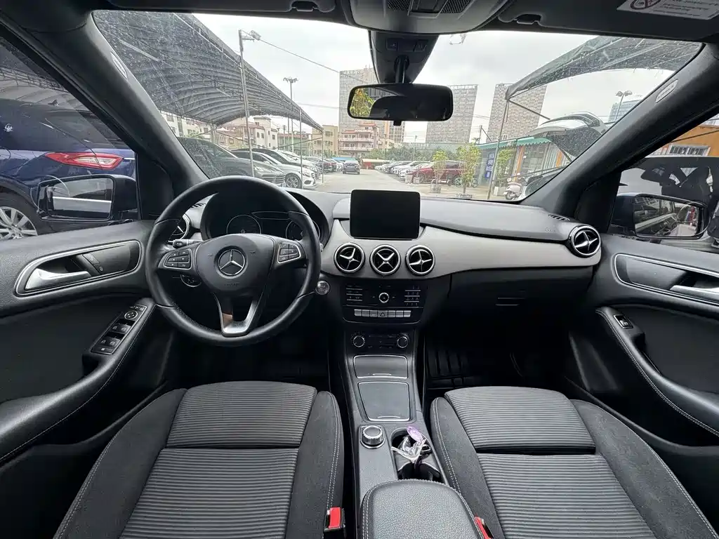 Mercedes-Benz B-Class — миниатюра 6