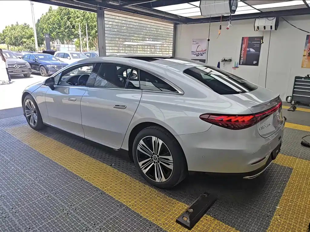 Mercedes-Benz EQS 2023 450+