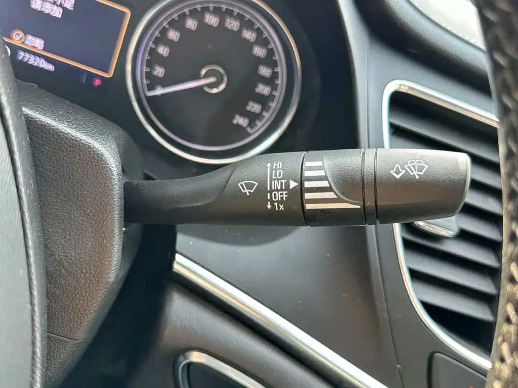 Buick LaCrosse — миниатюра 25