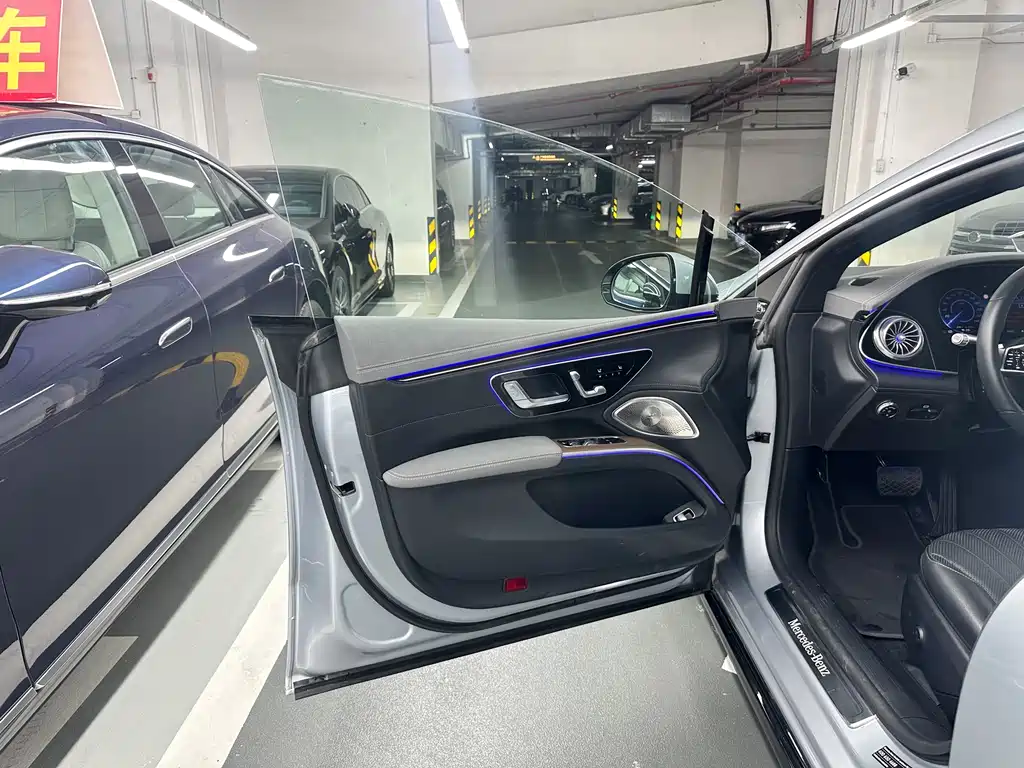 Mercedes-Benz EQS 2023 450+